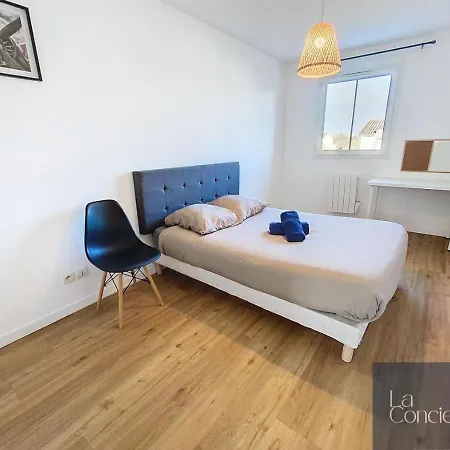 Holiday home La Maison Foucault -jardin Chu Futuroscope